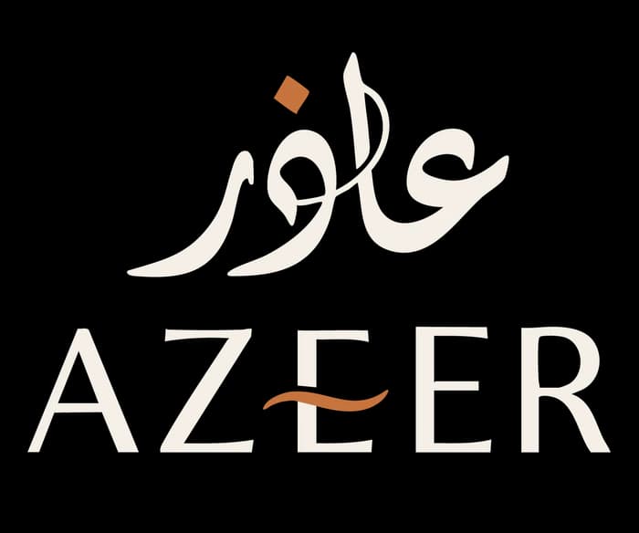 شعار عاذر باللون الكريمي